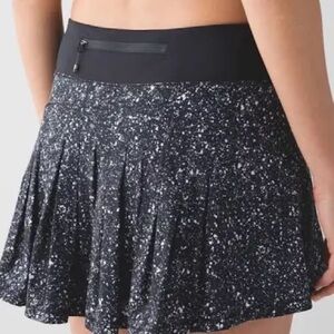 Lululemon size 2 Circuit Breaker active skirt in black